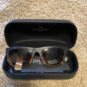 Coach Two tone sunglasses with case